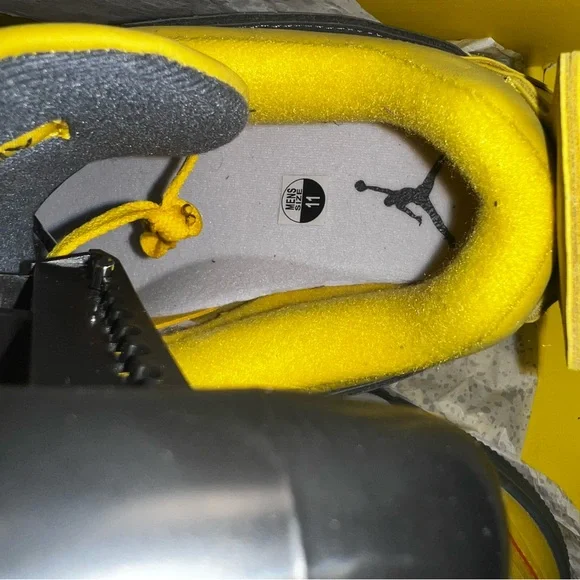 Jordan 4 retro (lightning) - Picture 6 of 10